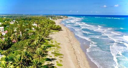 Luxurious 6-bedroom Villa with AC, WiFi in Serene Cabarete