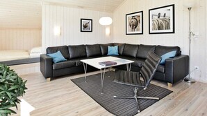 Interior - Splendid Holiday Home With View (Grossenbrode)