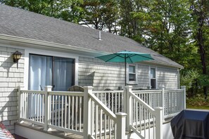 Terrace/patio - 3 bedroom home, quick drive to Northside Beaches (Dennis)