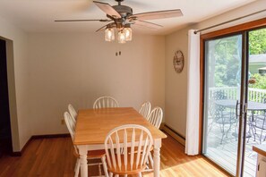 Dining - 3 bedroom home, quick drive to Northside Beaches (Dennis)