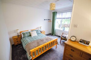 4 Schlafzimmer, Schreibtisch, Bügeleisen/Bügelbrett, kostenloses WLAN