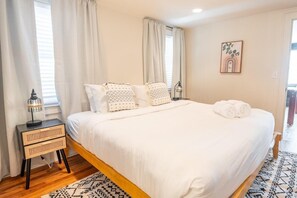 3 室のベッドルーム、アイロン / アイロン台、インターネット、ベッドシーツ