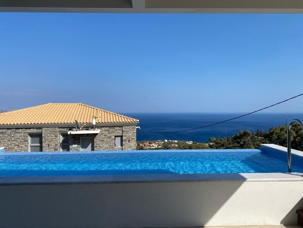 Piscina externa sazonal