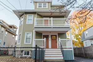 Exterior - 14-2  5BR - Milton Spacious Home near Blue Hills  (Milton)