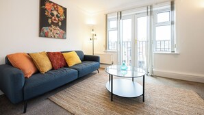 Smart TV - The Burton - 2 Bed Apartment with Secure Parking (West Didsbury)