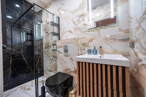 Shower, toilet paper