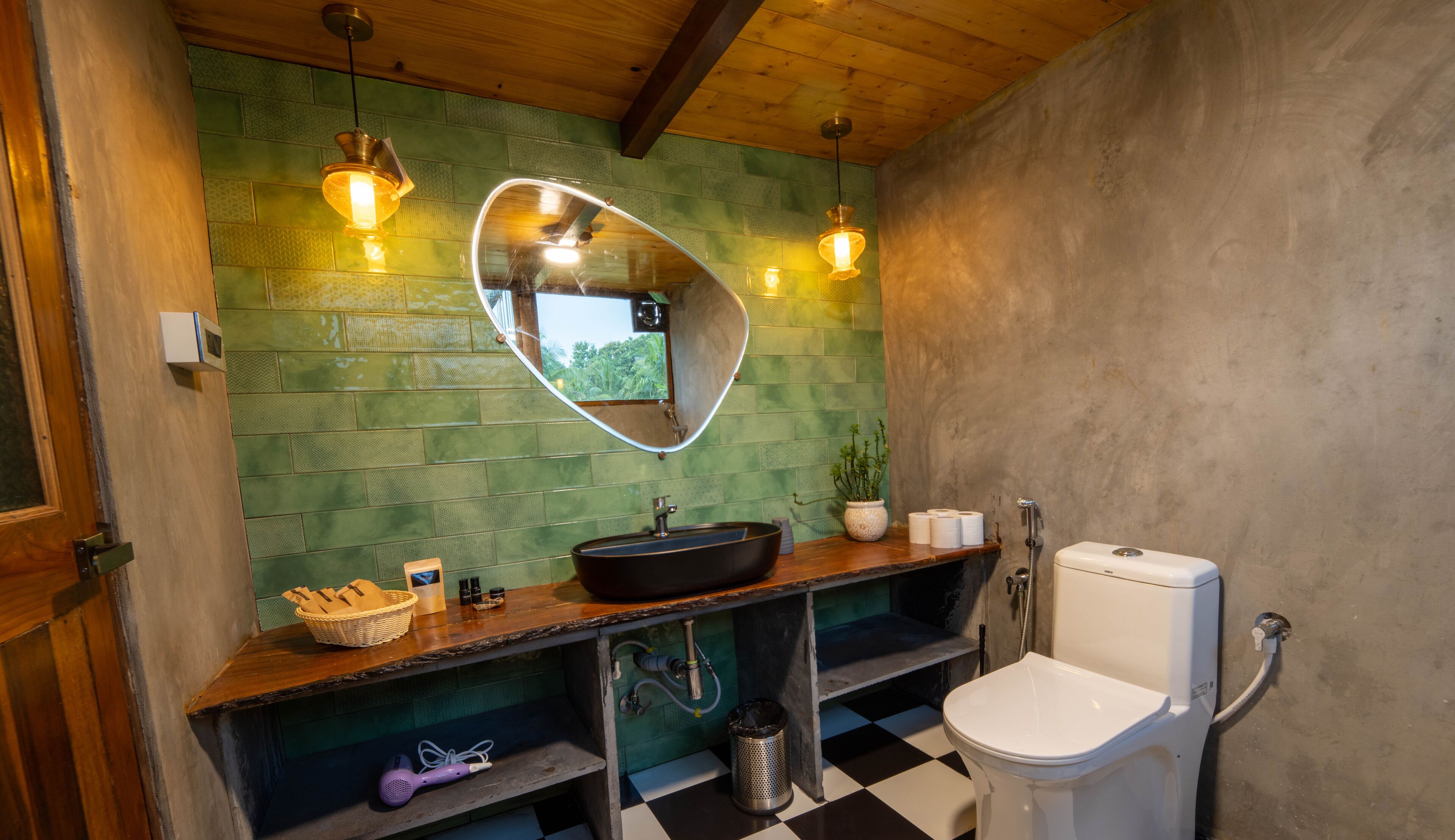 Shower, eco-friendly toiletries, hair dryer, bidet