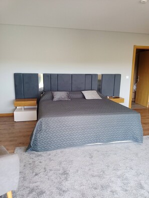 5 bedrooms, soundproofing, free WiFi - R3 Service Casa do Pomar (Vouzela)