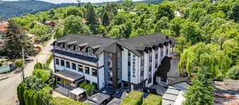 普拉霍瓦羅伯托飯店