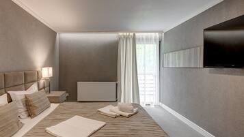 Luxury Suite, Balcony | 1 bedroom, free WiFi