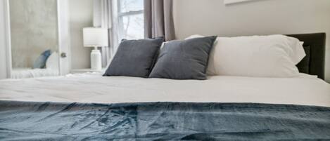 3 多间卧室、办公桌、熨斗/熨衣板、旅行婴儿床