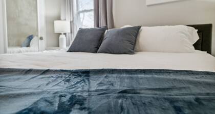 Cozy Family spot near Great Lake Lakes Naval Base!