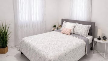 2 slaapkamers, een strijkplank/strijkijzer, wifi, beddengoed