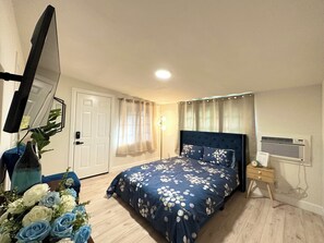 2 Schlafzimmer, Zimmersafe, Bügeleisen/Bügelbrett, WLAN