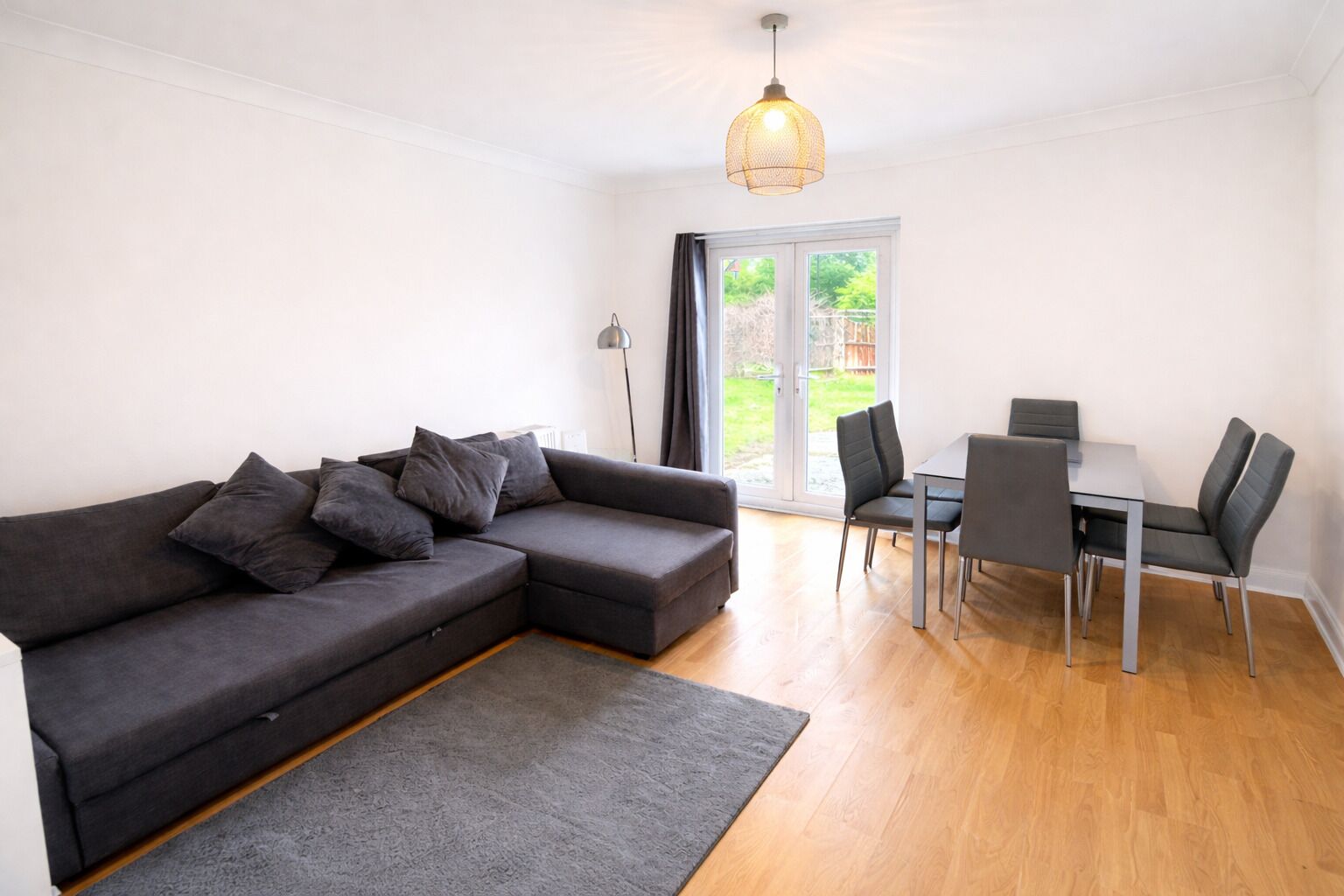 Spacious 2-bed In Southampton | Hospital & Docks - Southampton