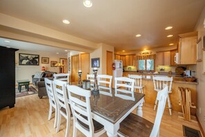 Interior - New! Scenic Lake Escape Minutes from the Slopes (Oakland)
