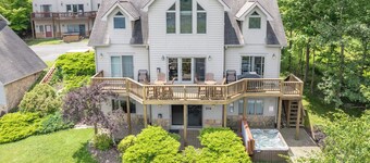 New! Scenic Lake Escape Minutes from the Slopes