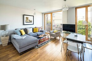 Classic-Apartment, Balkon | Wohnbereich