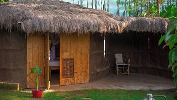 Habitación doble Deluxe, 1 cama King size, vista al río | Decoración personalizada, wifi gratis y ropa de cama