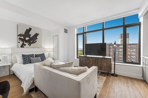 1 bedroom, iron/ironing board, WiFi, bed sheets - Elite Brooklyn Living with Premiere Amenities (Brooklyn)