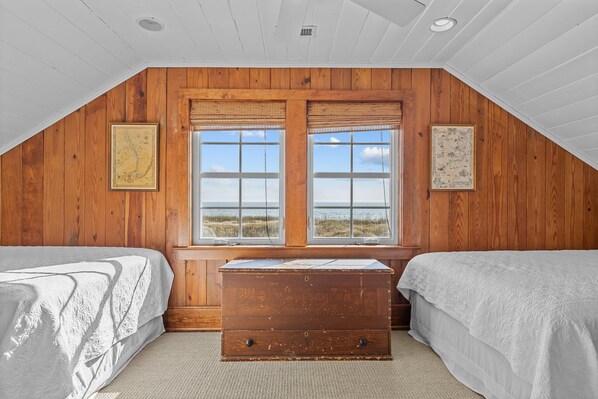 5 bedrooms, free WiFi, bed sheets - Sunset Shores-Oceanfront/Pet Friendly Home in Atlantic Beach, NC (Atlantic Beach)