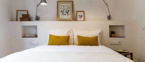 1 chambre, bureau, fer et planche à repasser, Wi-Fi gratuit