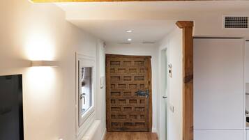 Loft, vista a la montaña | 1 habitación, escritorio, tabla de planchar con plancha y wifi gratis