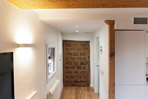 Loft, vista a la montaña | 1 habitación, escritorio, tabla de planchar con plancha y wifi gratis