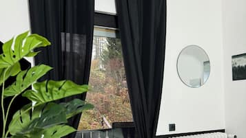 3 Schlafzimmer, Schreibtisch, Bügeleisen/Bügelbrett, Reisekinderbett