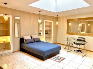 4 室のベッドルーム、アイロン / アイロン台、WiFi、ベッドシーツ