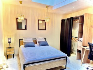 4 chambres, fer et planche à repasser, Wi-Fi, draps fournis