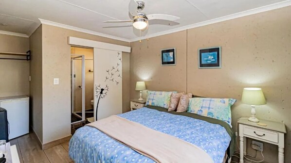 1 bedroom, in-room safe, desk, iron/ironing board