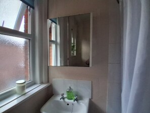 Shower, towels
