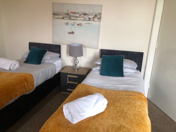 4 bedrooms, iron/ironing board, free WiFi, bed sheets