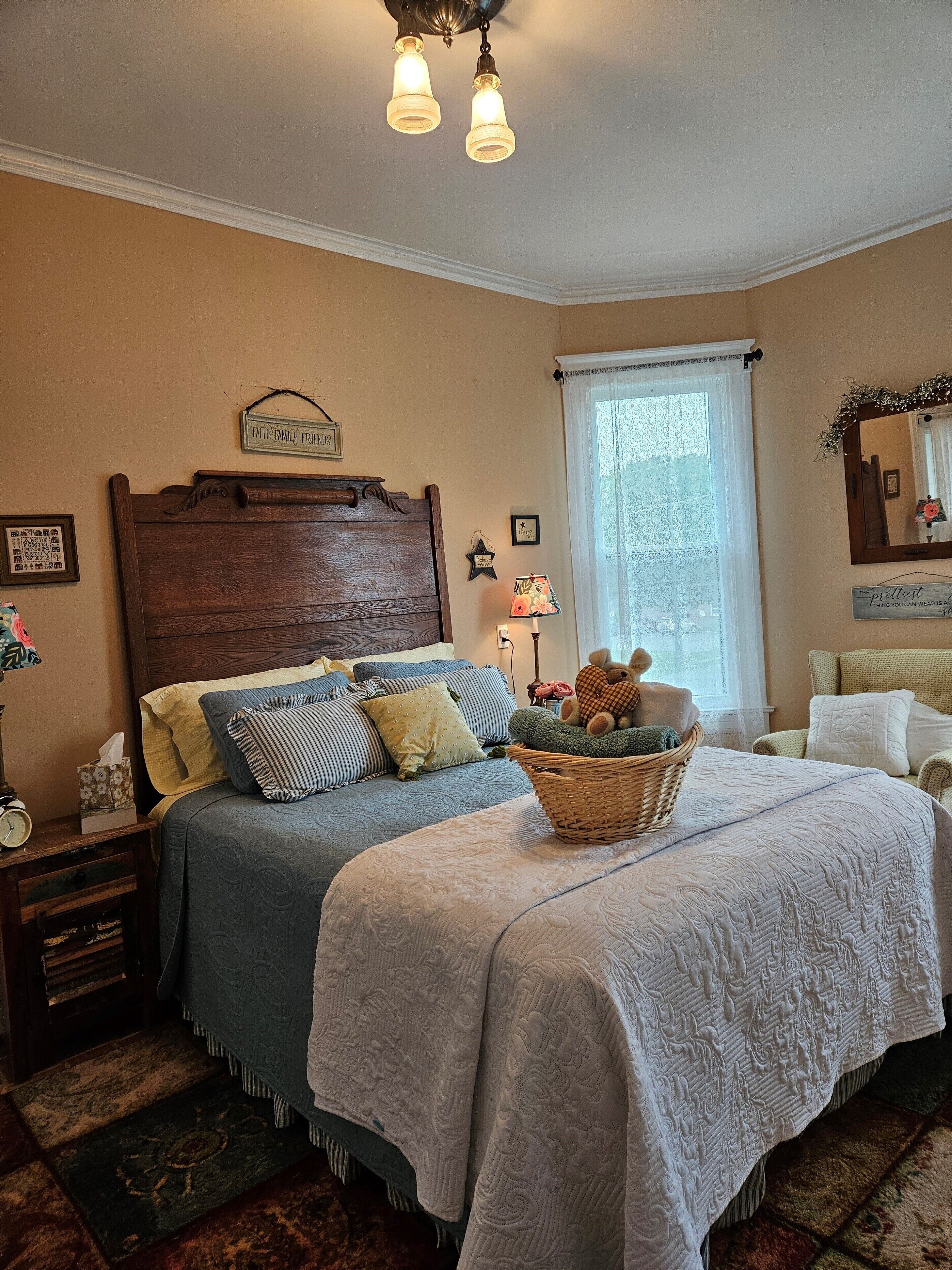 Classic Single Room, 1 Queen Bed, Non Smoking | Free WiFi