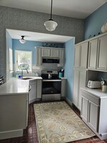 大冰箱、微波炉、洗碗机、厨具/餐具