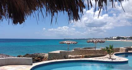 Charming 2-bedroom villa with AC, WiFi, stunning ocean views