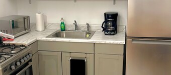 Cozy Private One-Bedroom Apartment Close to Williamsburg Brooklyn