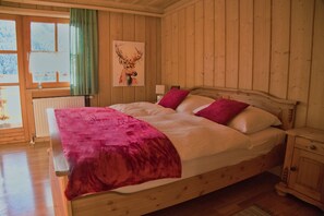 4 chambres, fer et planche à repasser, Wi-Fi gratuit, draps fournis