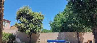 House with swimming pool for seasonal rental-Lubéron/ Saint- Saturnin- Lès- Apt
