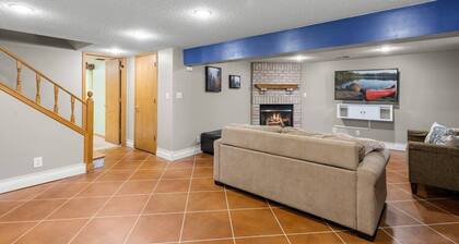 Cozy Home | 20min->MSP | Dogs