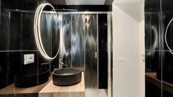 Appartement Design, 2 chambres | Salle de bain | Douche, articles de toilette gratuits, sĂšche-cheveux