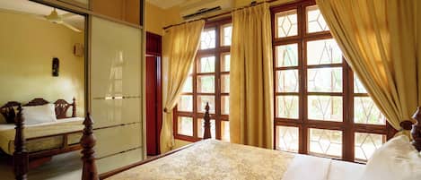 Deluxe Apartment, 2 Bedrooms, Pool View | 2 bedrooms, iron/ironing board, free WiFi