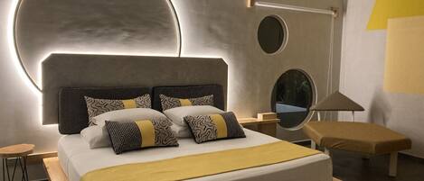 Apartamento superior, suíte, vista para a piscina (Luxe) | 1 quarto, cofres nos quartos, Wi-Fi de cortesia