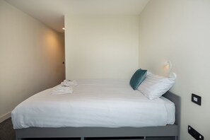 Desk, laptop workspace, iron/ironing board, free WiFi
