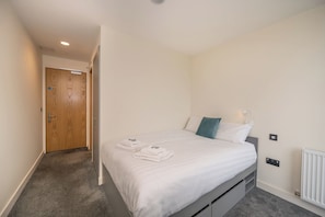 3 Schlafzimmer, Schreibtisch, laptopgeeigneter Arbeitsplatz