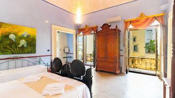 Deluxe Triple Room | Minibar