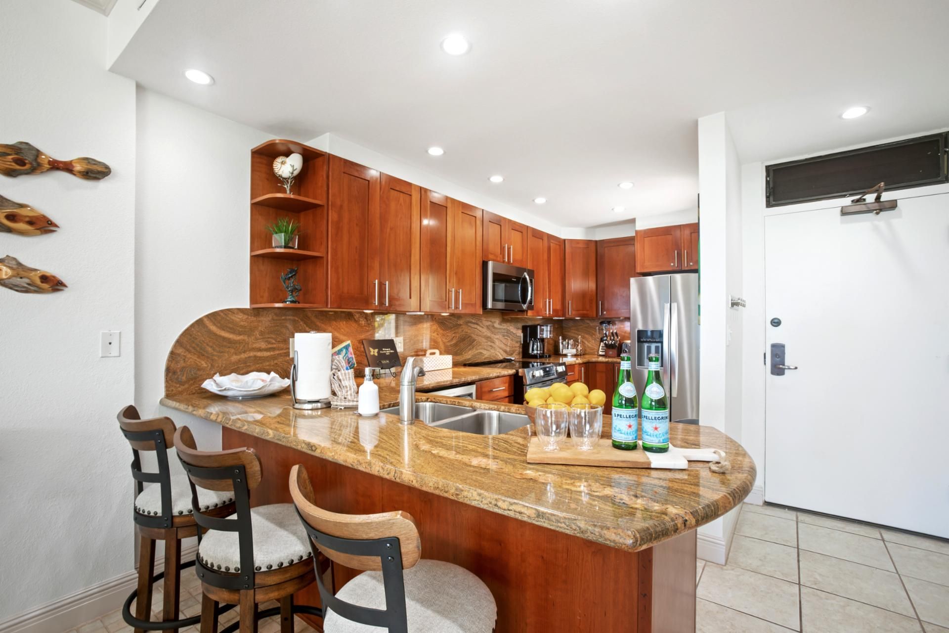 Whip up smoothies, sauté shrimp, or just dance barefoot—this curved-countertop cutie is your culinary playground  