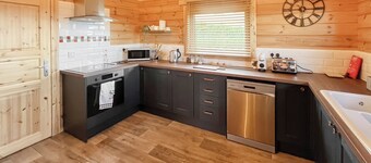 3 bedroom accommodation in Falkirk