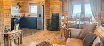 3 bedroom accommodation in Falkirk